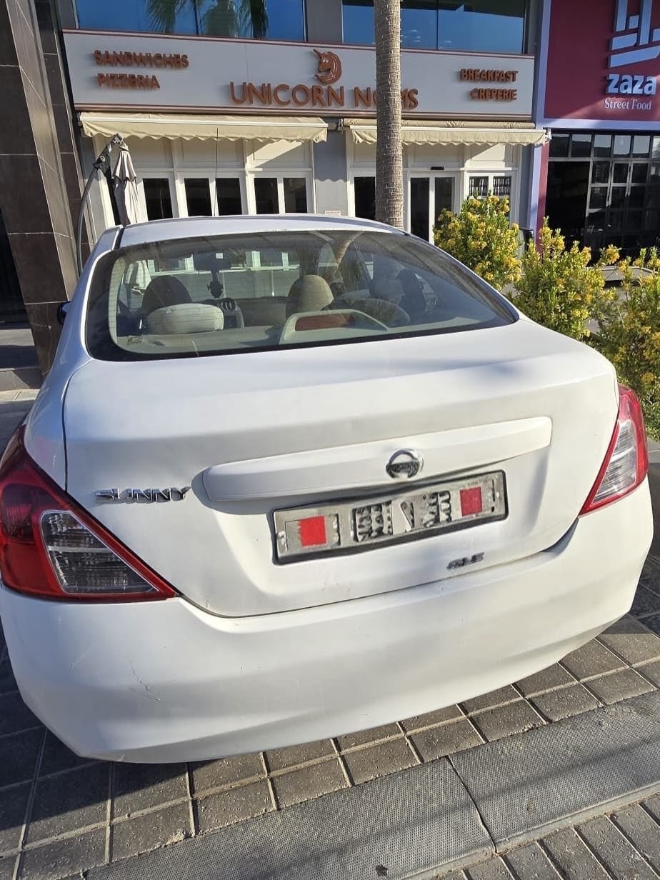 Nissan Sunny 2012