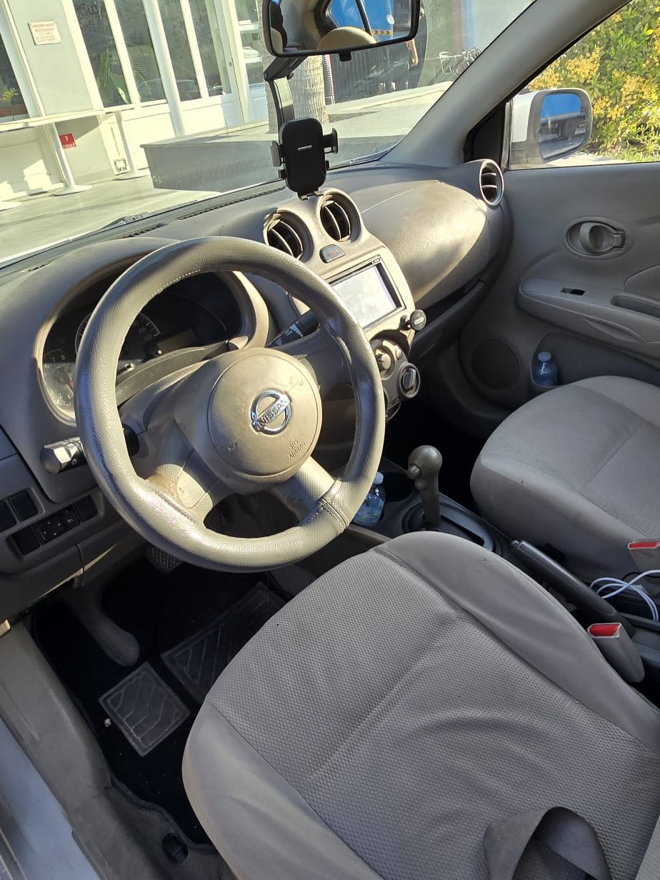 Nissan Sunny 2012