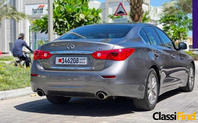 Infiniti Q50 6-cylinder 3.7L engine 2014
