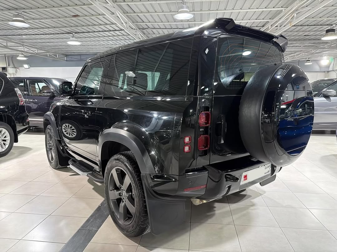 2023 Land Rover Defender X-Dynamic P400