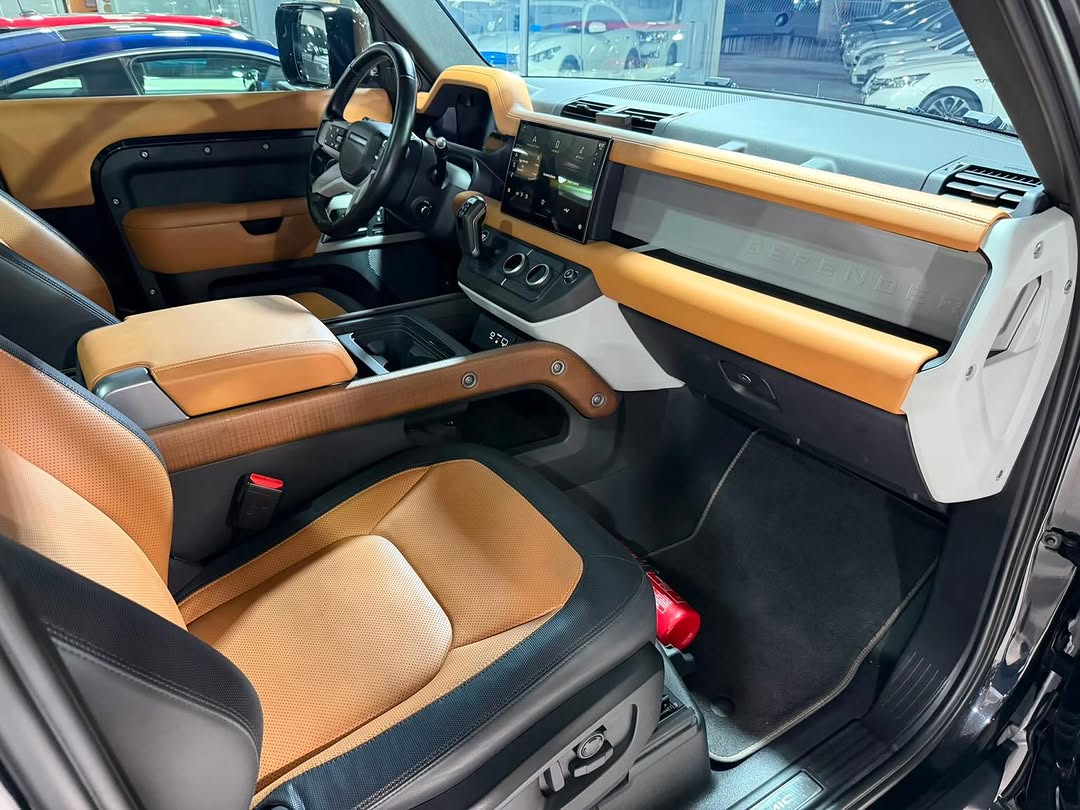 2023 Land Rover Defender X-Dynamic P400