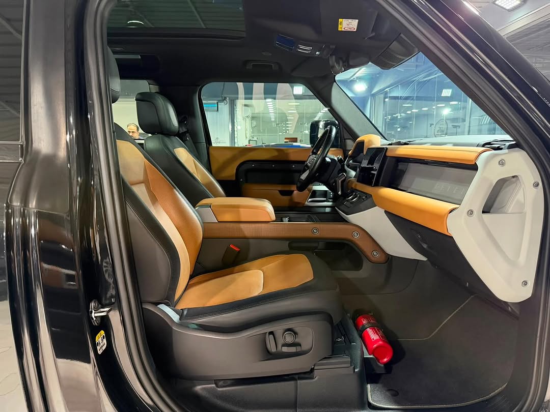2023 Land Rover Defender X-Dynamic P400