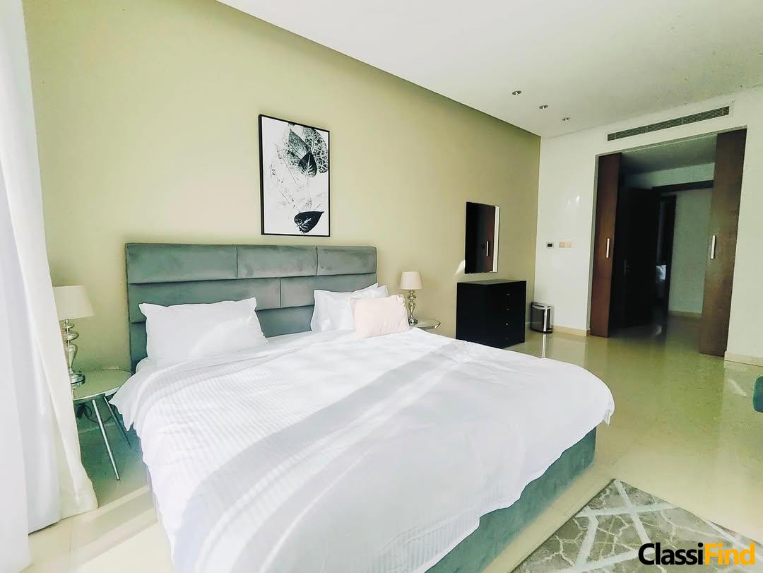 Discover this spacious apartment in Reef Island