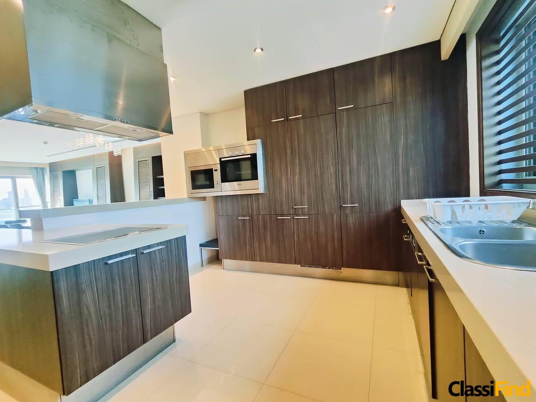 Discover this spacious apartment in Reef Island