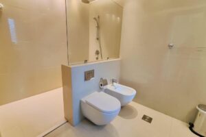 Discover this spacious apartment in Reef Island