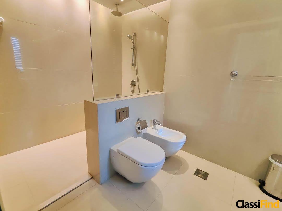 Discover this spacious apartment in Reef Island