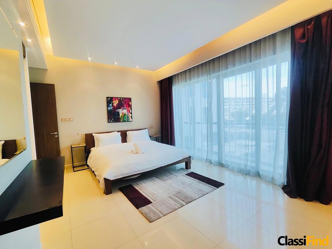 Discover this spacious apartment in Reef Island