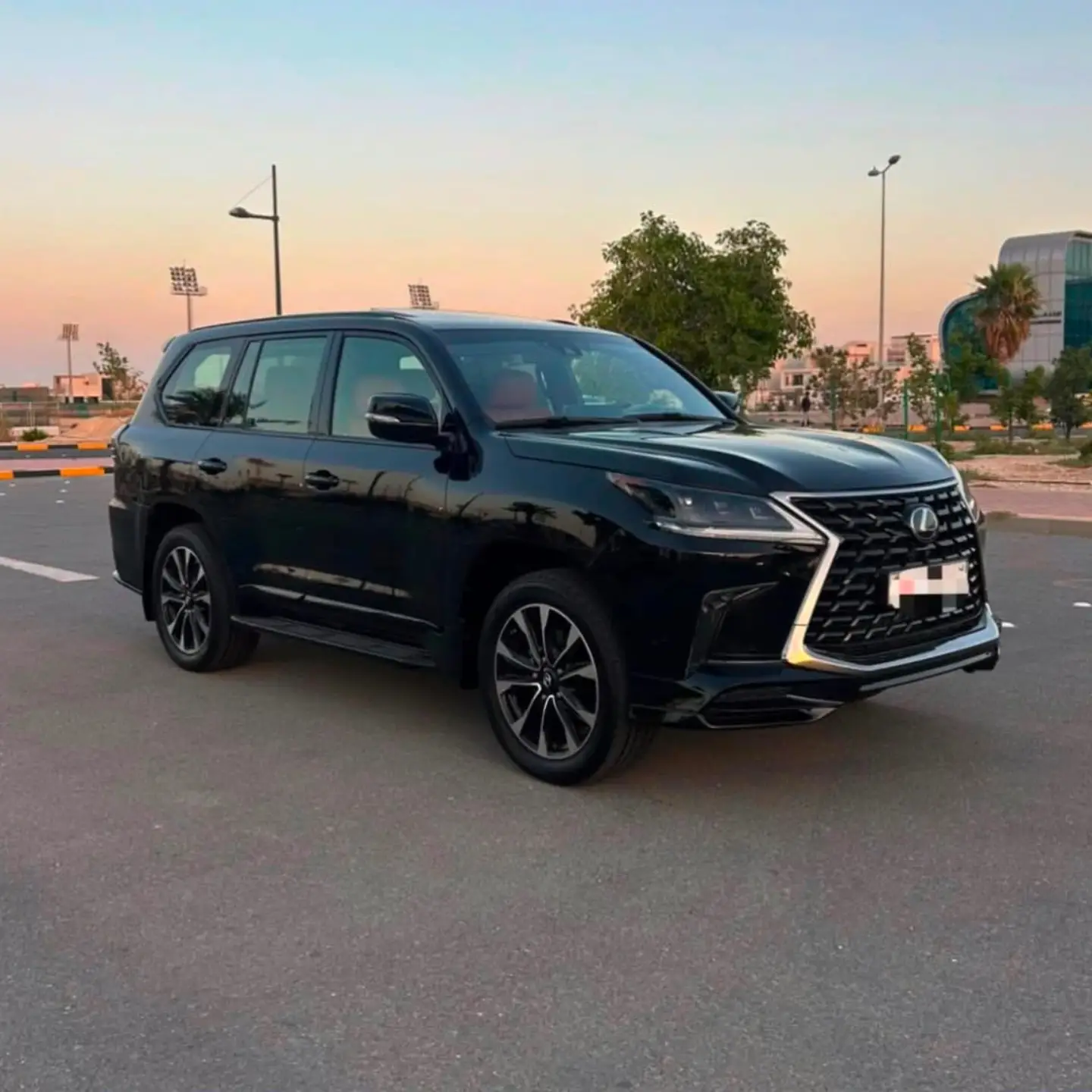 Lexus LX570 Model: 2016