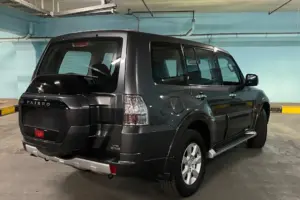 ميتسوبيشي باجيرو GLS V6