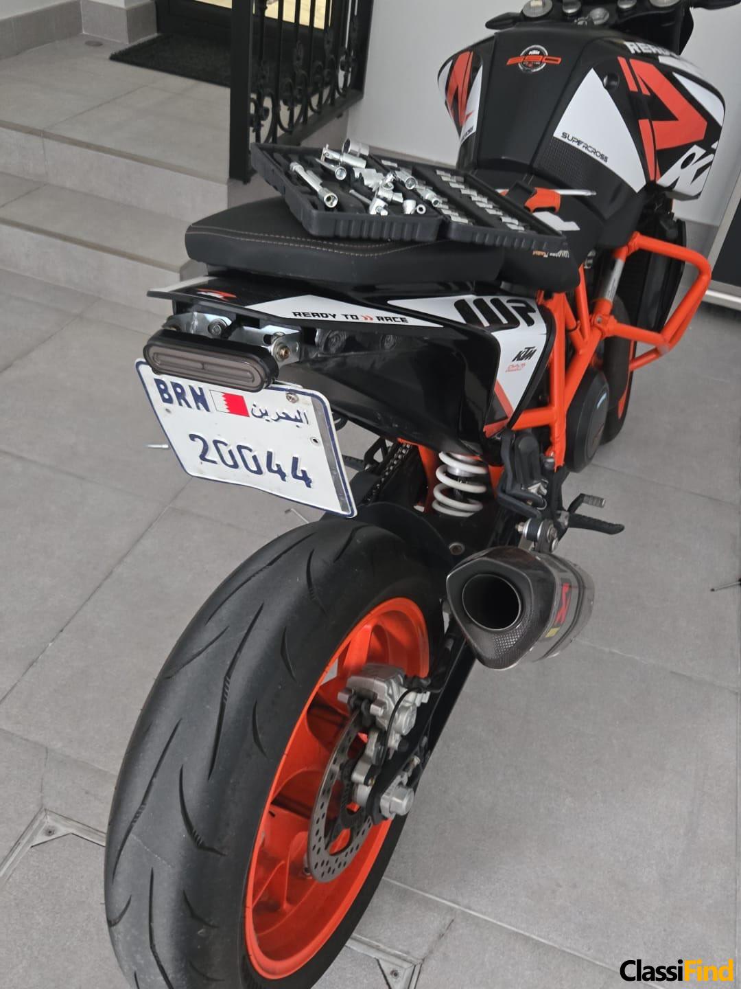 KTM 690 Duke type ( R ) Model 2016