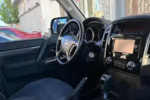 ميتسوبيشي باجيرو GLS V6