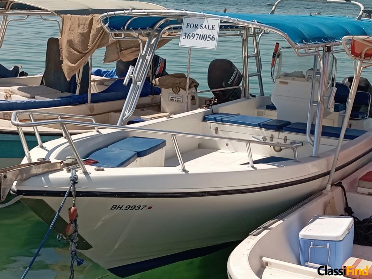 For sale: Al-Dhaen boat, 2012 model, 31 feet