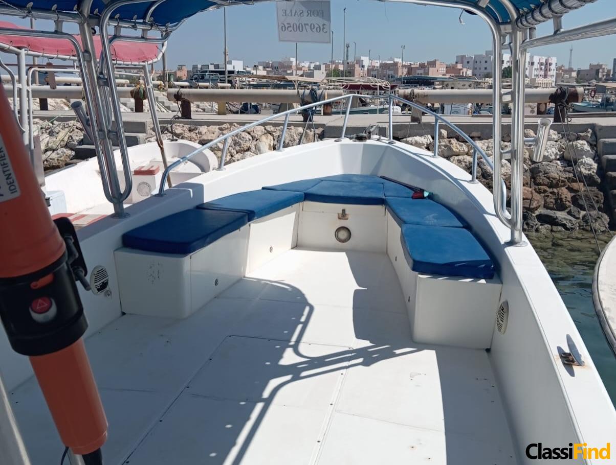 For sale: Al-Dhaen boat, 2012 model, 31 feet