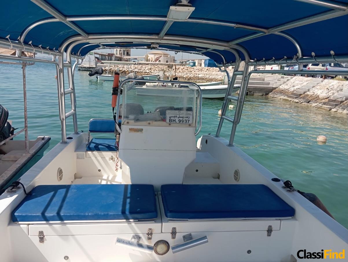 For sale: Al-Dhaen boat, 2012 model, 31 feet