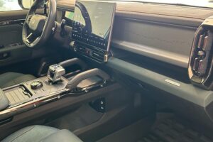 Jetour T2 (Full Option) Model: 2025