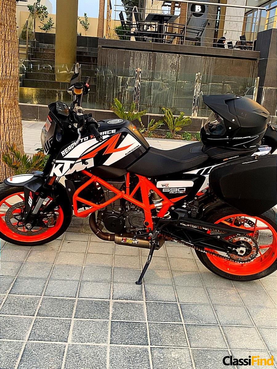 KTM 690 Duke type ( R ) Model 2016
