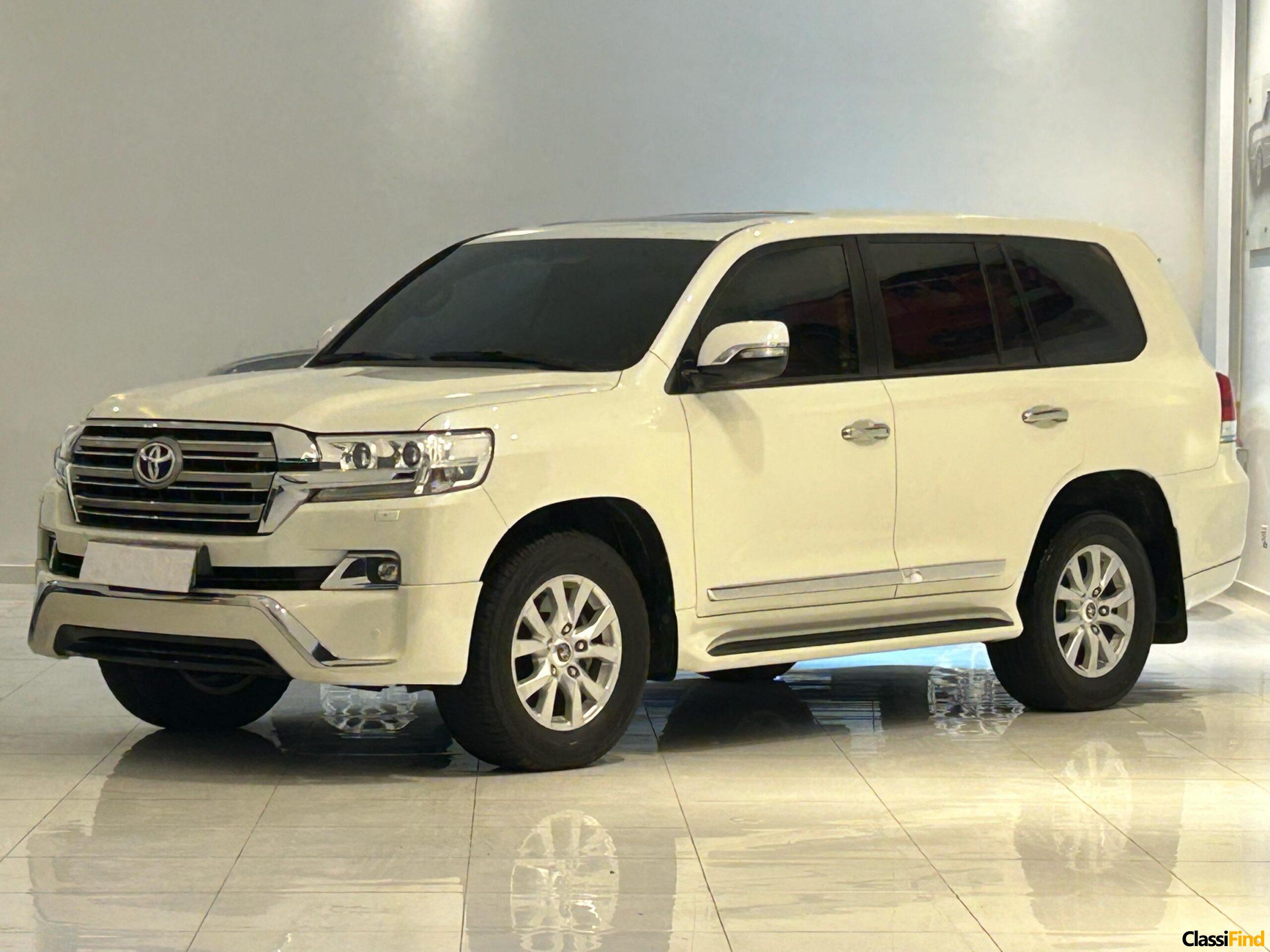 Toyota Land Cruiser GXR V8 Model: 2017