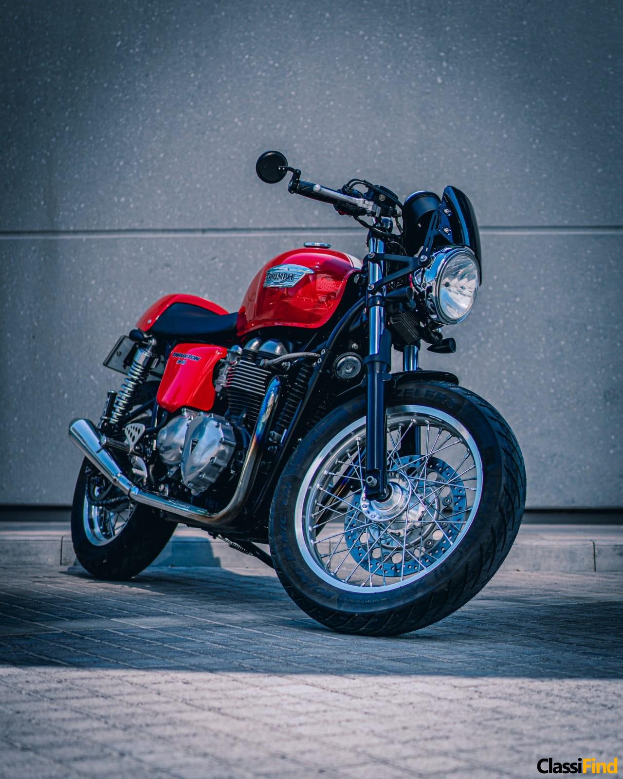 Triumph Thruxton 900