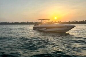 Pearl Craft 32ft Boat with Mercury 300 Outboard
