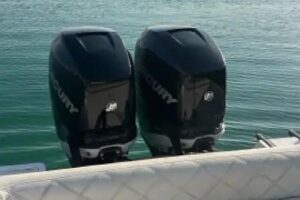Pearl Craft 32ft Boat with Mercury 300 Outboard