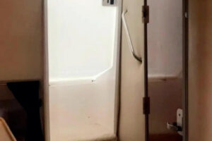Regal 2008 – 28 ft Cabin Cruiser with Twin Mercury 225 HP Engines