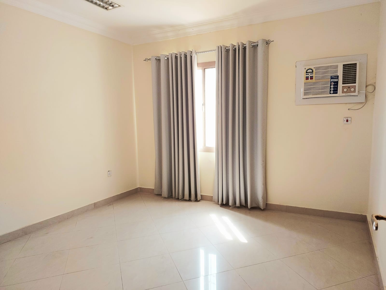 3BHK Semi Furnished Flat for Rent at Jeblat Hibshi