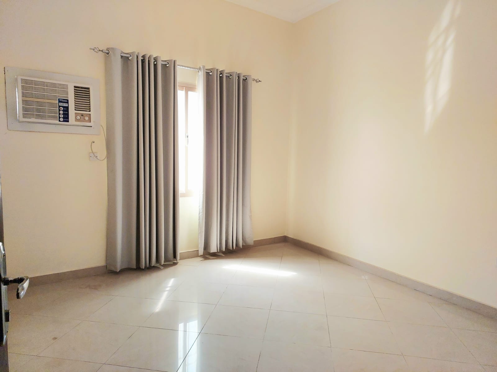 3BHK Semi Furnished Flat for Rent at Jeblat Hibshi