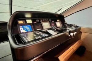 Luxury Yacht for Sale: ARNO LEOPARD 24, 2005 Model
