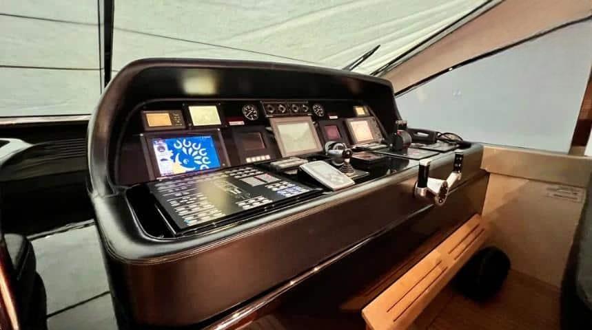 Luxury Yacht for Sale: ARNO LEOPARD 24, 2005 Model