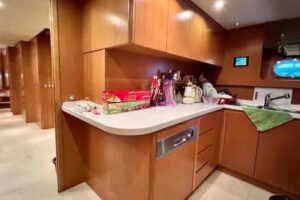 Luxury Yacht for Sale: ARNO LEOPARD 24, 2005 Model
