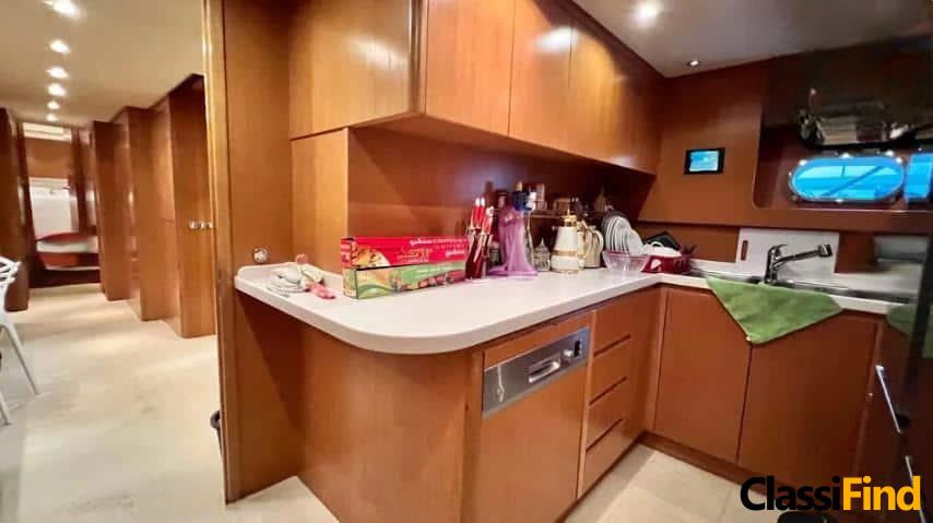Luxury Yacht for Sale: ARNO LEOPARD 24, 2005 Model