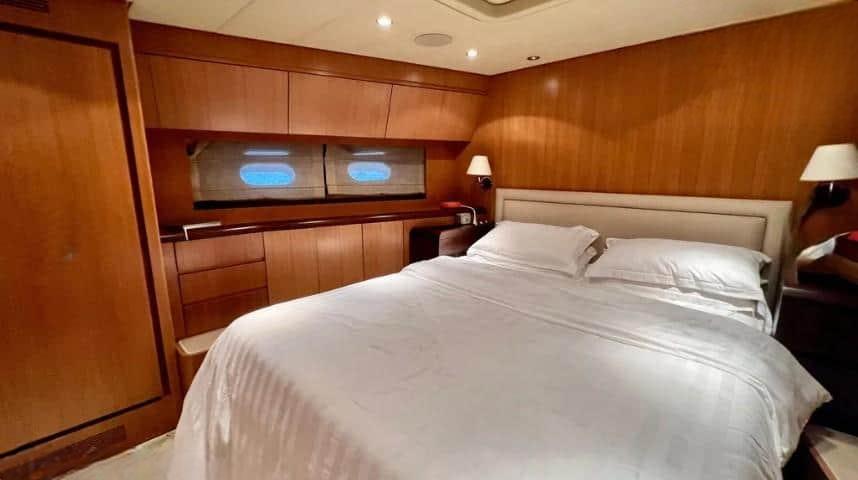 Luxury Yacht for Sale: ARNO LEOPARD 24, 2005 Model