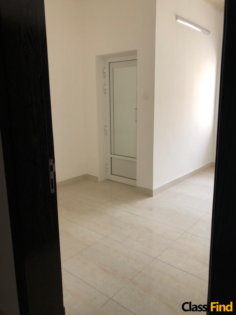 مبنى استثماري للبيع بدخل إيجاري ممتاز