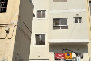 مبنى استثماري للبيع بدخل إيجاري ممتاز