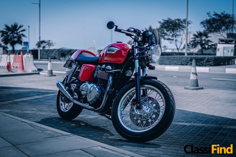 Triumph Thruxton 900