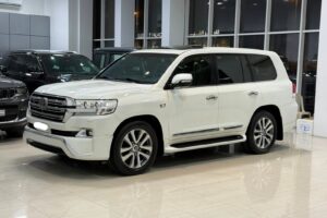 Toyota Land Cruiser VX-S 2016 (White)