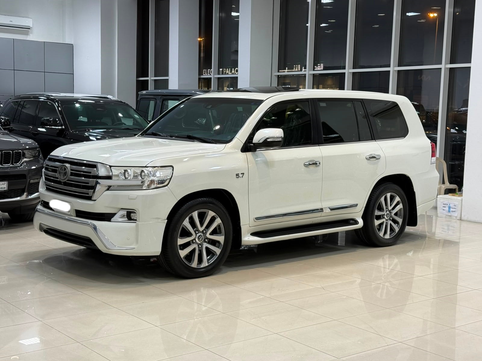 Toyota Land Cruiser VX-S 2016 (White)