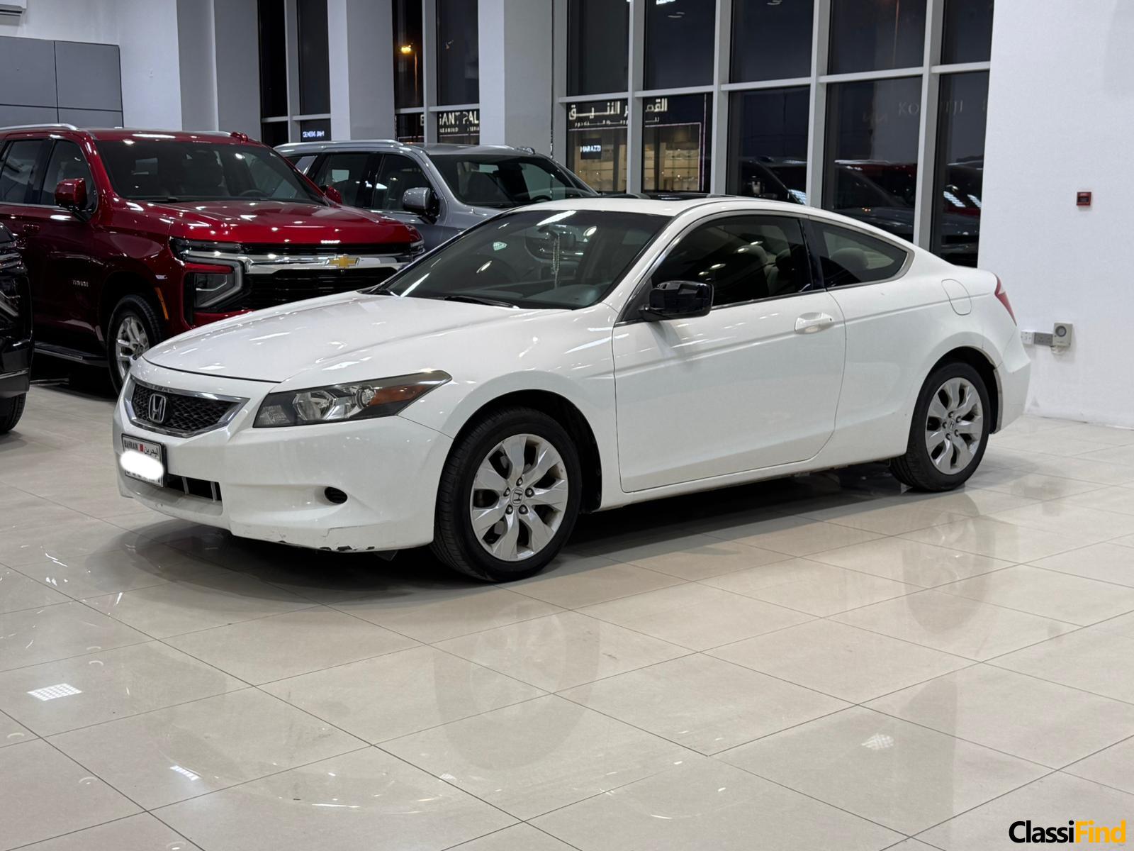 Honda Accord 2009 (White)