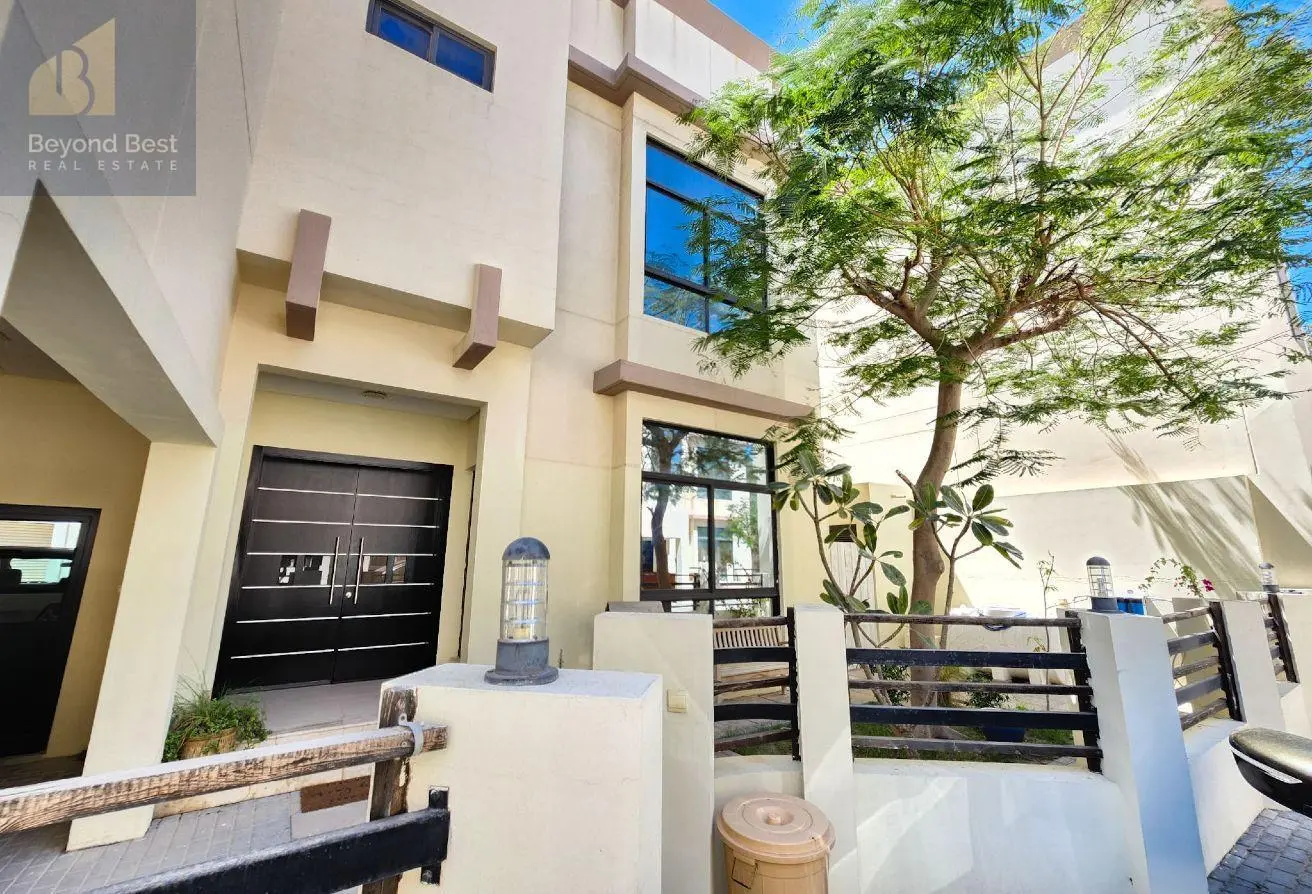 Bright & Modern Furnished Villa with Pool