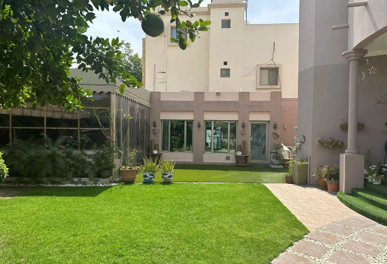 Spacious Elegant Villa in Hamad Town