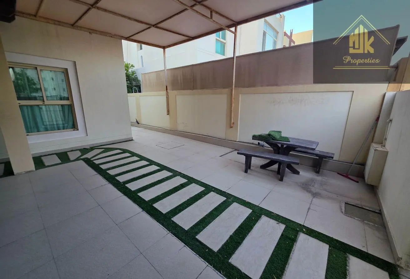 Villas for Sale in Janabiya – Spacious and Luxurious