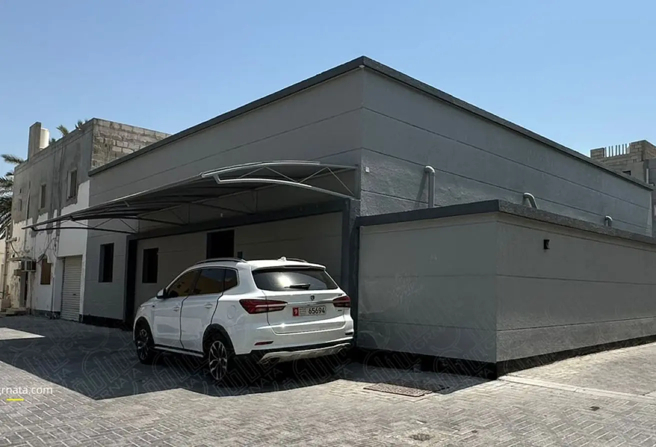 4-Bedroom Villa for Sale in Isa Town