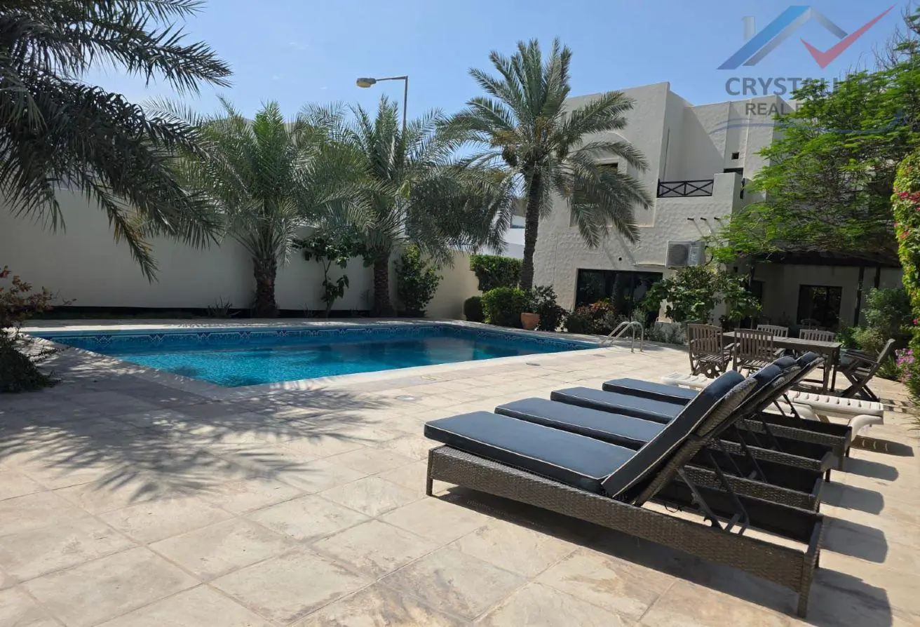Double Plot Villas with Pool for Sale in Prime Saar Location