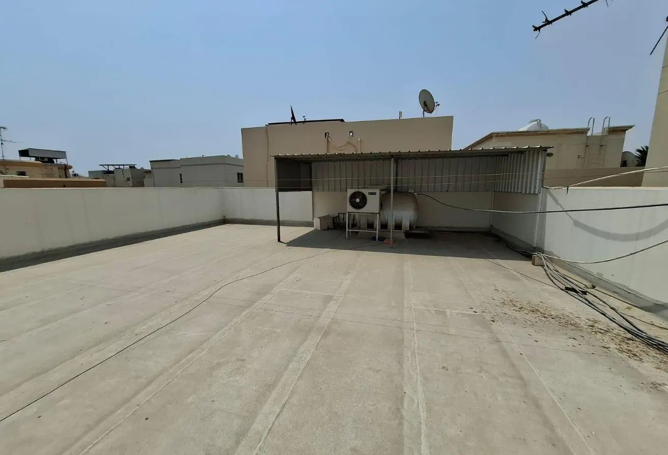 فلل للبيع في الزنج: موقع مميز، منطقة هادئة