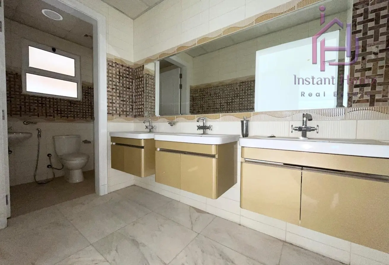 Corner 7BHK Villa for Sale in Amwaj Islands – Luxury Home
