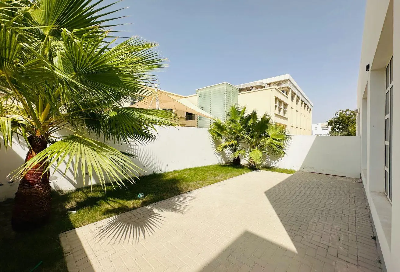 فلل هادئة بغرفتي نوم وصالة للبيع في الحدائق الخاصة والحي الهادئ بمشروع ريف فيوز
