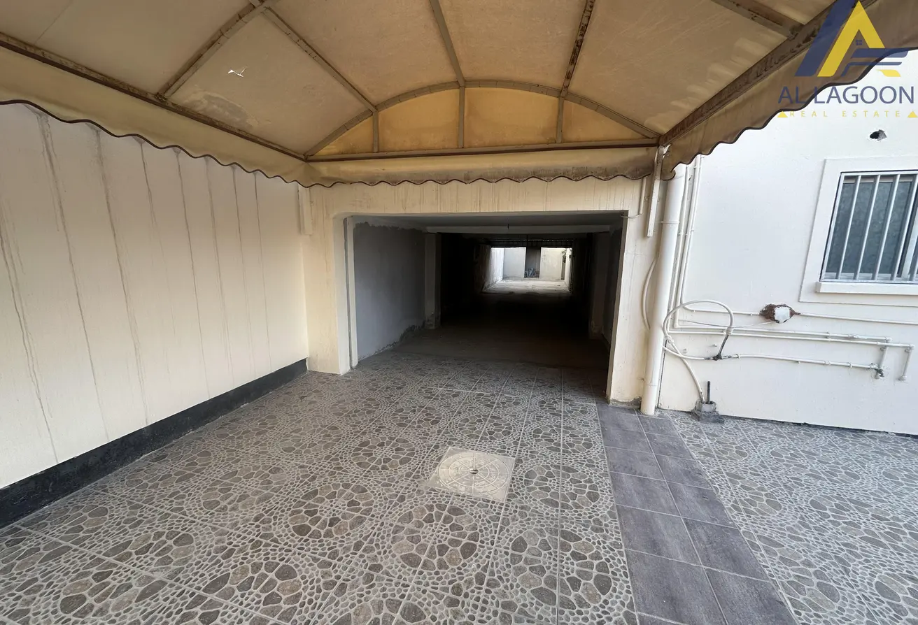 Serene Villas for Sale in Hamad Town: Fully-Serviced Residential Area