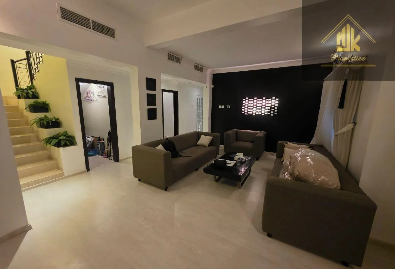 Villas for Sale in Janabiya – Spacious and Luxurious
