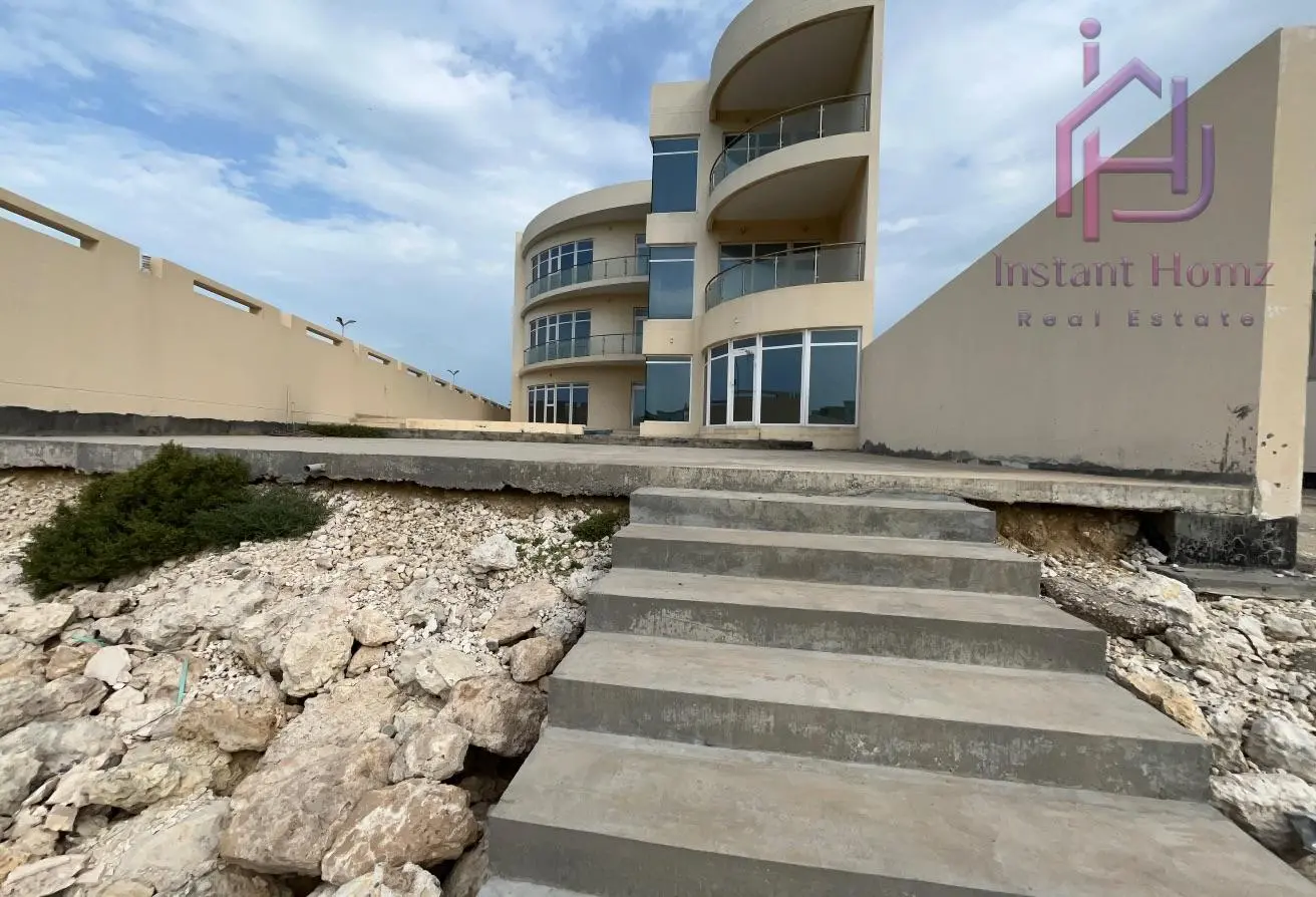 Corner 7BHK Villa for Sale in Amwaj Islands – Luxury Home