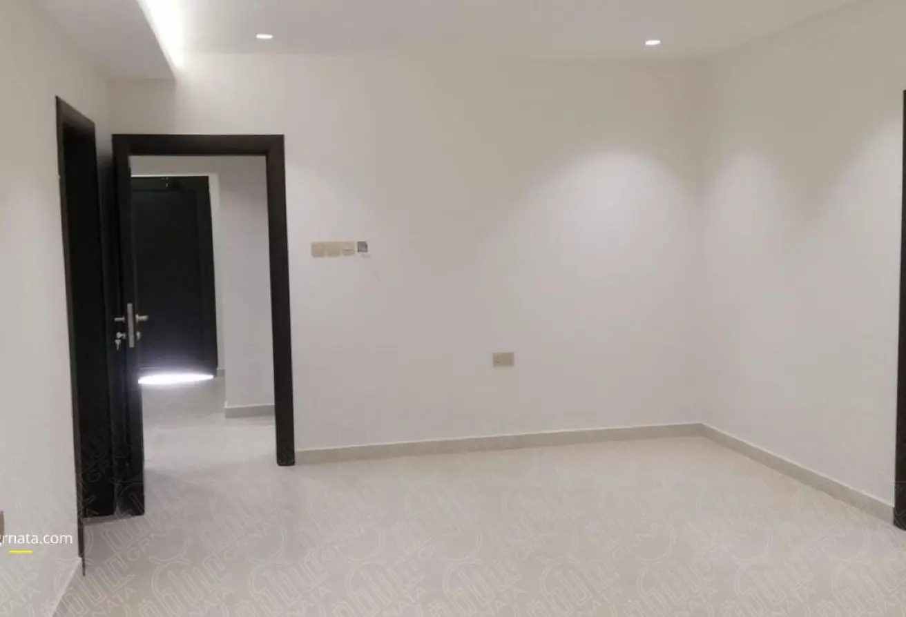 4-Bedroom Villa for Sale in Isa Town